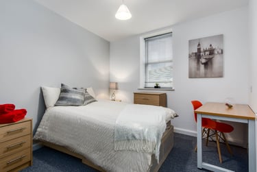 2 bed house, Elizabeth Court, City centre, Plymouth, PL12DH - Image 2